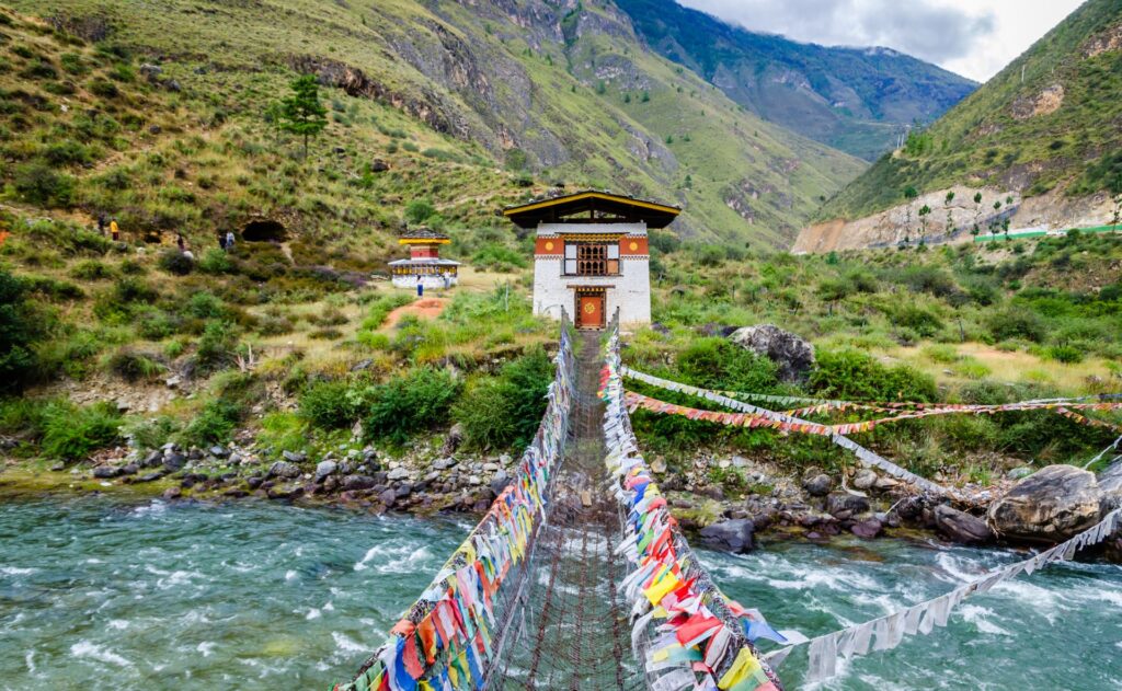 Eiserne Kettenbrücke Tachog Lhakhang Kloster, Paro River, Bhutan.